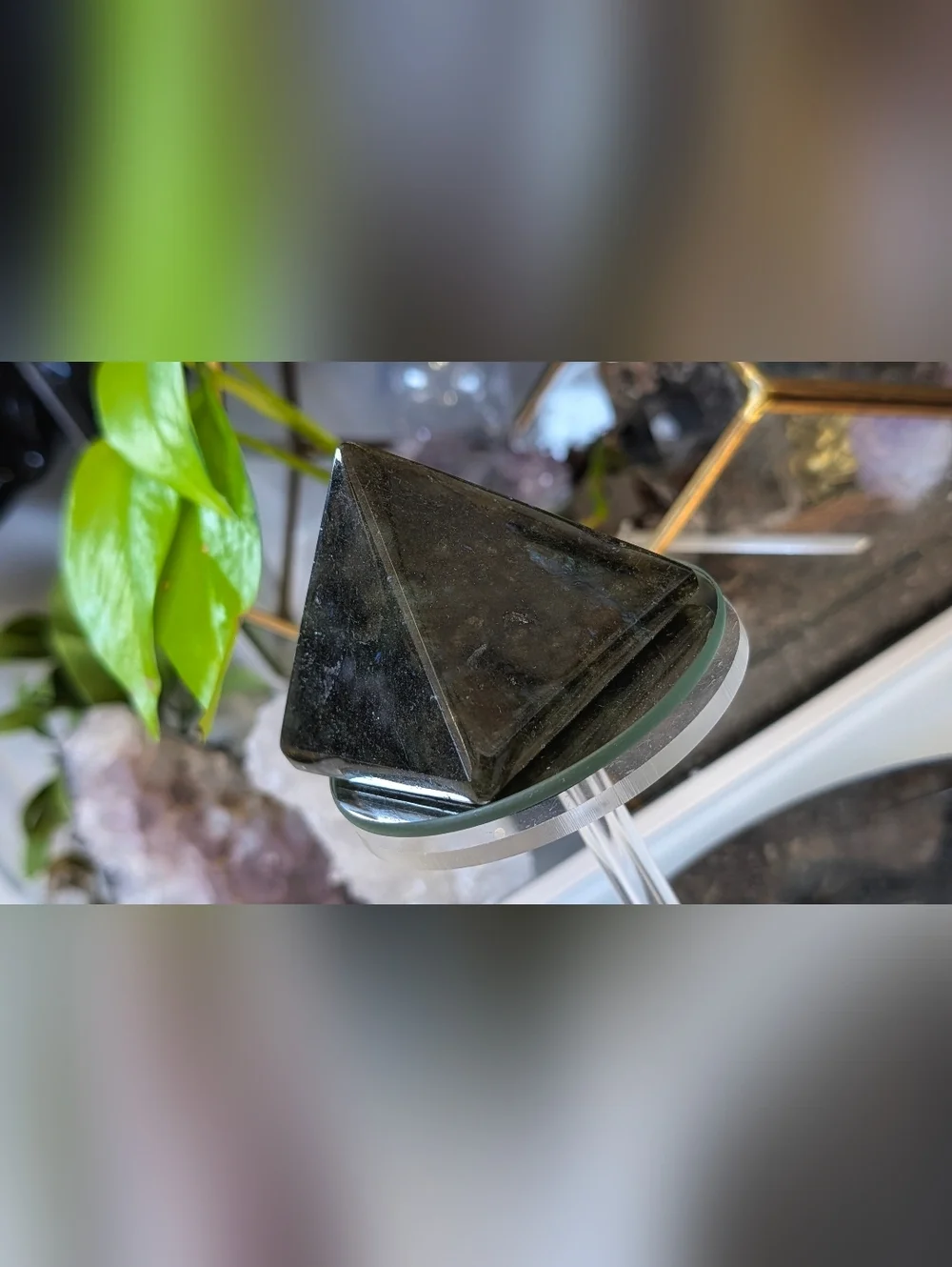 Labradorite Flash Crystal Pyramid - Picture 5 of 12